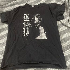 Taylor Swift reputation shirt,Gildan heavy cotton,size medium but fits smaller